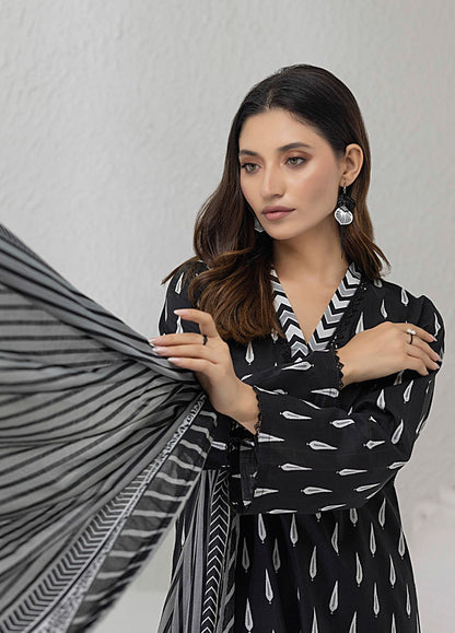 Regalia Textiles Printed Lawn Suits Unstitched 3 Piece RGT25BW D-05 - Summer Collection